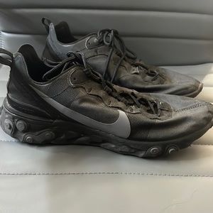 Nike reacts shoes
